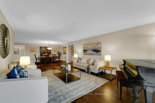 707-89 Skymark Drive, Toronto, ON - Indoor Photo Showing Living Room