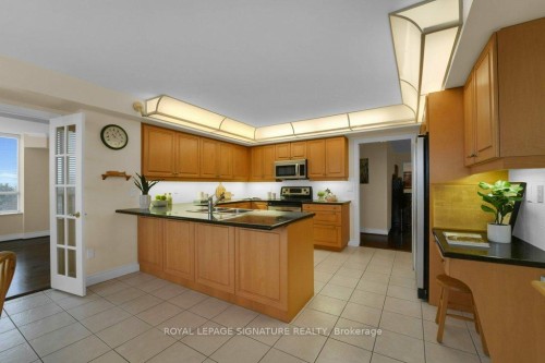 707-89 Skymark Drive, Toronto, ON - Indoor Photo Showing Kitchen