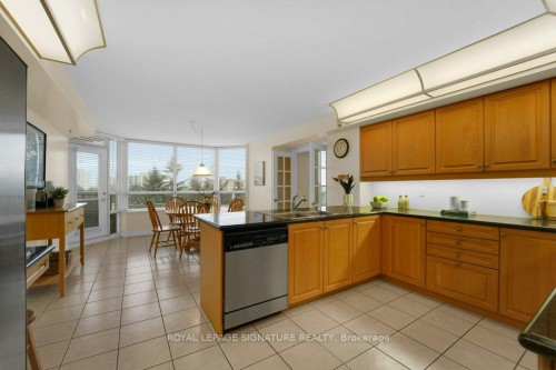 707-89 Skymark Drive, Toronto, ON - Indoor Photo Showing Kitchen With Double Sink