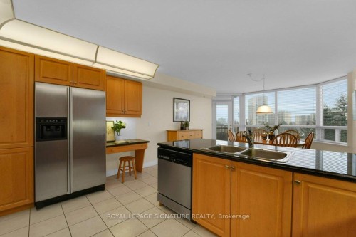 707-89 Skymark Drive, Toronto, ON - Indoor Photo Showing Kitchen With Double Sink