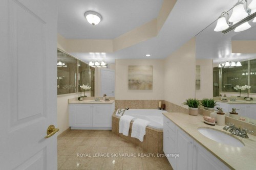 707-89 Skymark Drive, Toronto, ON - Indoor Photo Showing Bathroom