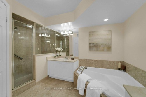 707-89 Skymark Drive, Toronto, ON - Indoor Photo Showing Bathroom
