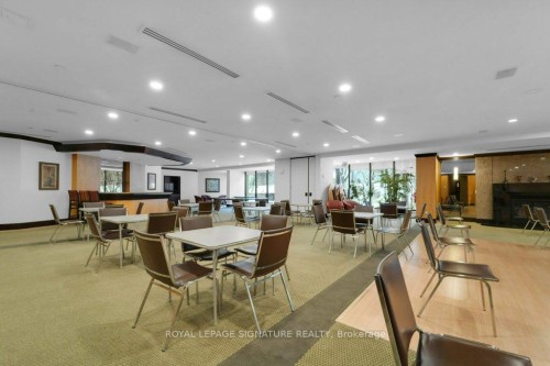707-89 Skymark Drive, Toronto, ON - Indoor Photo Showing Dining Room