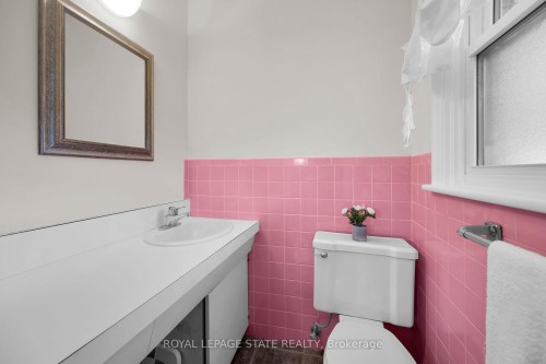 128 Oneida Boulevard, Hamilton, ON - Indoor Photo Showing Bathroom