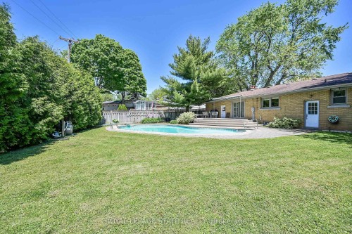 128 Oneida Boulevard, Hamilton, ON - Outdoor With In Ground Pool