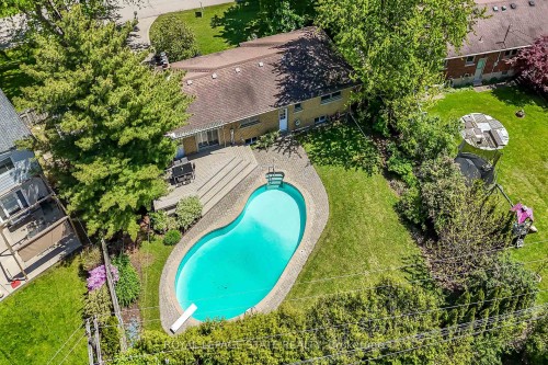 128 Oneida Boulevard, Hamilton, ON - Outdoor With In Ground Pool