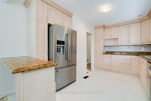 21 Prestbury Street, Toronto, ON - Indoor Photo Showing Kitchen