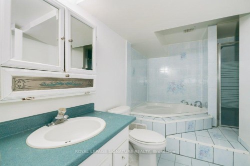 21 Prestbury Street, Toronto, ON - Indoor Photo Showing Bathroom