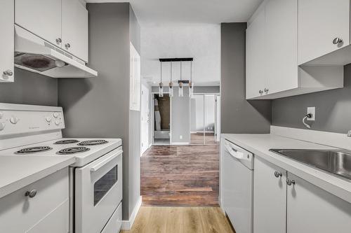 Cuisine - 210-600 Av. Wilfrid-Laurier, Québec (La Cité-Limoilou), QC - Indoor Photo Showing Kitchen