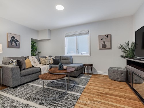 158 Bowie Avenue, Toronto, ON - Indoor Photo Showing Living Room