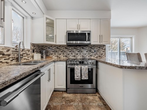 158 Bowie Avenue, Toronto, ON - Indoor Photo Showing Kitchen With Double Sink With Upgraded Kitchen