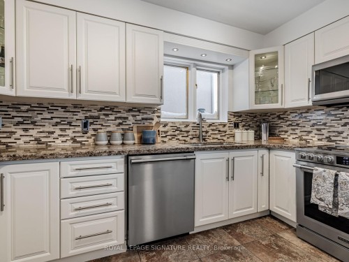 158 Bowie Avenue, Toronto, ON - Indoor Photo Showing Kitchen With Upgraded Kitchen