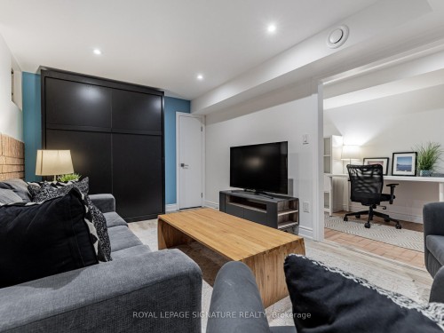 158 Bowie Avenue, Toronto, ON - Indoor