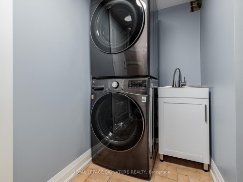 158 Bowie Avenue, Toronto, ON - Indoor Photo Showing Laundry Room