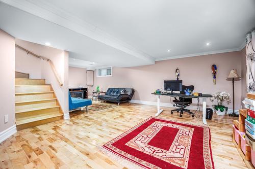 Salle familiale - 1017 Av. Marier, Vaudreuil-Dorion, QC - Indoor