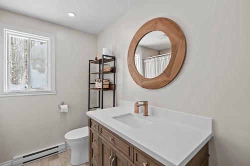 Salle de bains - 46 Rue Rachel, Saint-Colomban, QC - Indoor Photo Showing Bathroom