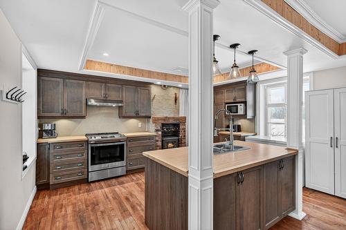 Cuisine - 465 Rue Principale, Saint-Paul-De-L'Île-Aux-Noix, QC - Indoor Photo Showing Kitchen With Double Sink