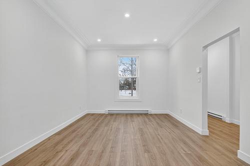 Salon - 1752  - 1754 Av. Victoria, Longueuil (Greenfield Park), QC - Indoor Photo Showing Other Room