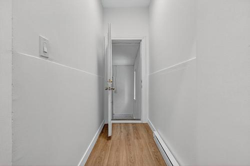 Hall d'entrée/Vestibule - 1752  - 1754 Av. Victoria, Longueuil (Greenfield Park), QC - Indoor Photo Showing Other Room