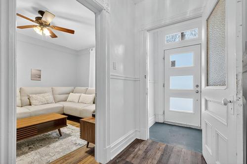 Hall d'entrée/Vestibule - 1752  - 1754 Av. Victoria, Longueuil (Greenfield Park), QC - Indoor Photo Showing Other Room