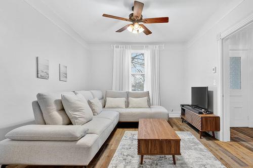 Salon - 1752  - 1754 Av. Victoria, Longueuil (Greenfield Park), QC - Indoor Photo Showing Living Room