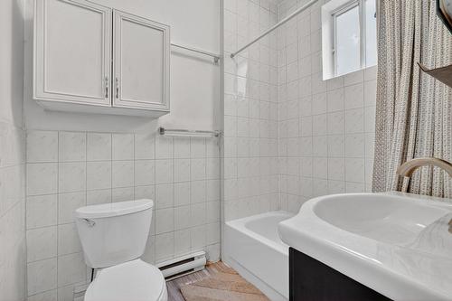 Salle de bains - 1752  - 1754 Av. Victoria, Longueuil (Greenfield Park), QC - Indoor Photo Showing Bathroom
