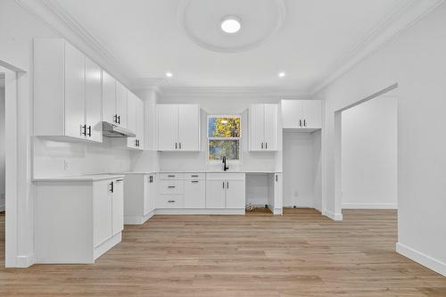 Cuisine - 1752  - 1754 Av. Victoria, Longueuil (Greenfield Park), QC - Indoor Photo Showing Kitchen