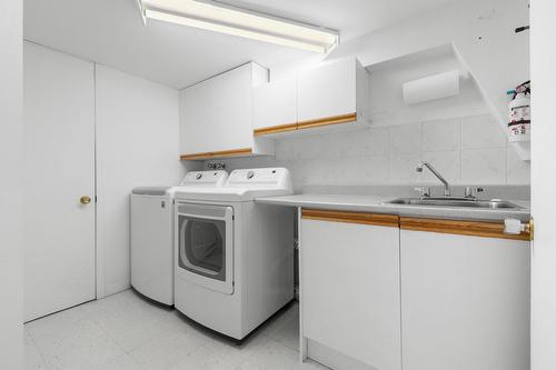 Salle de lavage - 270 Rue Des Jonquilles, Lévis (Les Chutes-De-La-Chaudière-Ouest), QC - Indoor Photo Showing Laundry Room