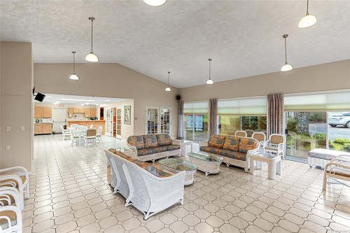 22-901 Kentwood Lane, Saanich, BC 