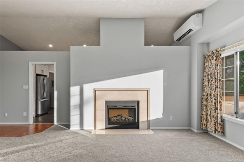 22-901 Kentwood Lane, Saanich, BC 