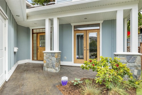 3927 Druce Lane, Saanich, BC 