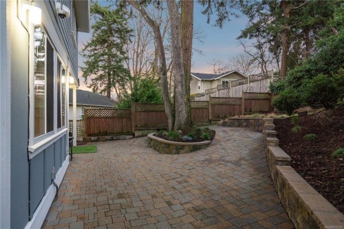 3927 Druce Lane, Saanich, BC 