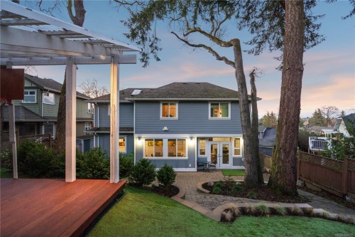 3927 Druce Lane, Saanich, BC 