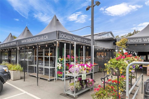 3927 Druce Lane, Saanich, BC 