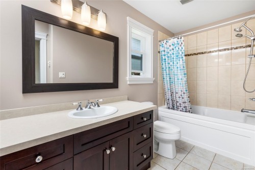 3927 Druce Lane, Saanich, BC 