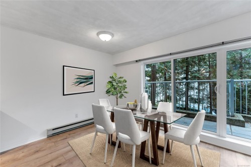105-3277 Quadra St, Saanich, BC - Indoor Photo Showing Dining Room