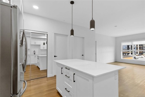 206-2469 Gateway Rd  Langford, BC V9B 6R7