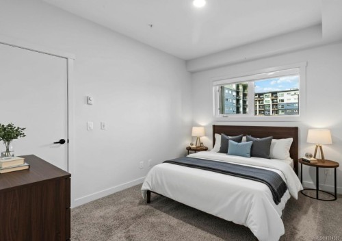206-2469 Gateway Rd, Langford, BC - Indoor Photo Showing Bedroom
