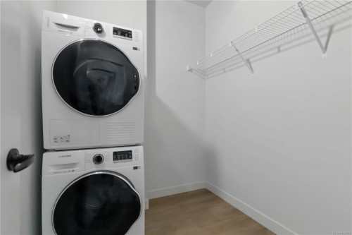 206-2469 Gateway Rd, Langford, BC - Indoor Photo Showing Laundry Room