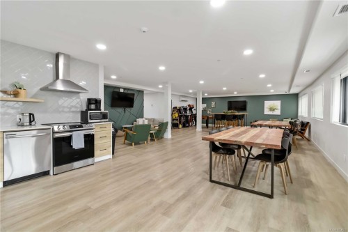 206-2469 Gateway Rd, Langford, BC - Indoor