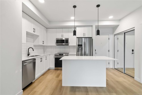 206-2469 Gateway Rd, Langford, BC - Indoor Photo Showing Kitchen With Stainless Steel Kitchen With Upgraded Kitchen