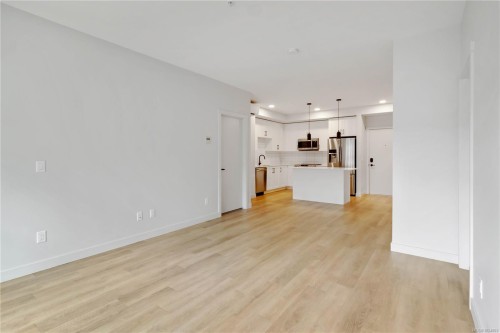 206-2469 Gateway Rd, Langford, BC - Indoor Photo Showing Kitchen