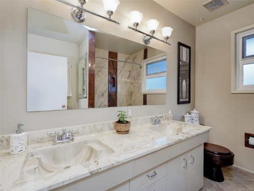 985 Sutcliffe Rd, Saanich, BC 