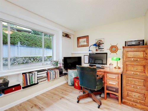 985 Sutcliffe Rd, Saanich, BC 