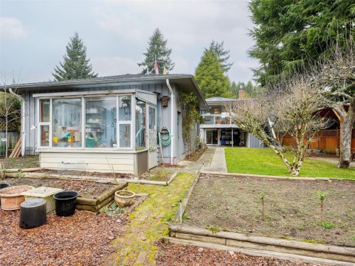 985 Sutcliffe Rd, Saanich, BC 