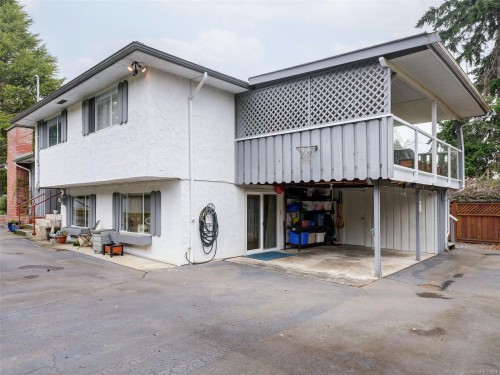 985 Sutcliffe Rd, Saanich, BC 