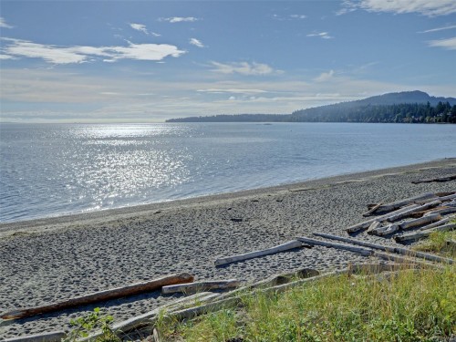 985 Sutcliffe Rd, Saanich, BC 