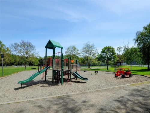 985 Sutcliffe Rd, Saanich, BC 