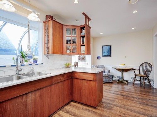 985 Sutcliffe Rd, Saanich, BC 