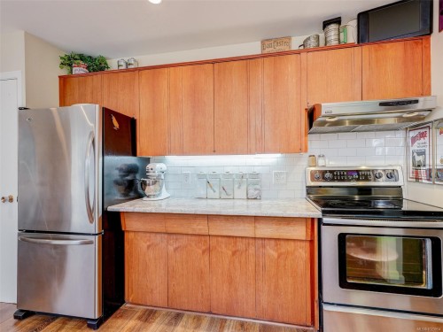 985 Sutcliffe Rd, Saanich, BC 